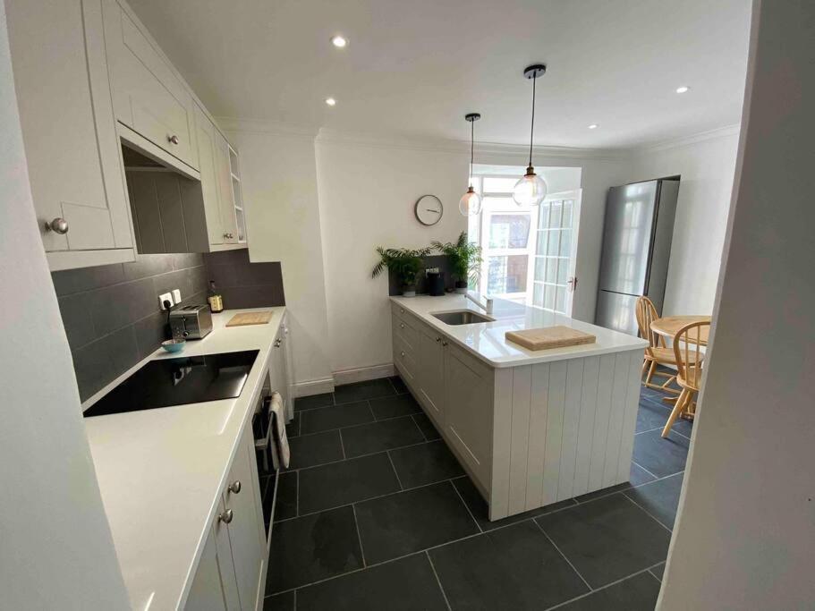 Beautiful 2 Bed End Terrace Victorian Town House Lägenhet Redruth Exteriör bild