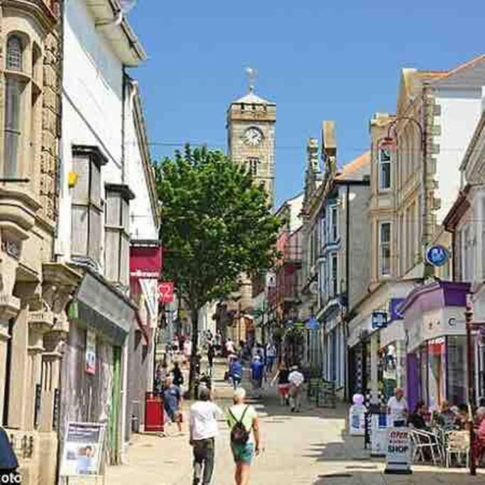 Beautiful 2 Bed End Terrace Victorian Town House Lägenhet Redruth Exteriör bild